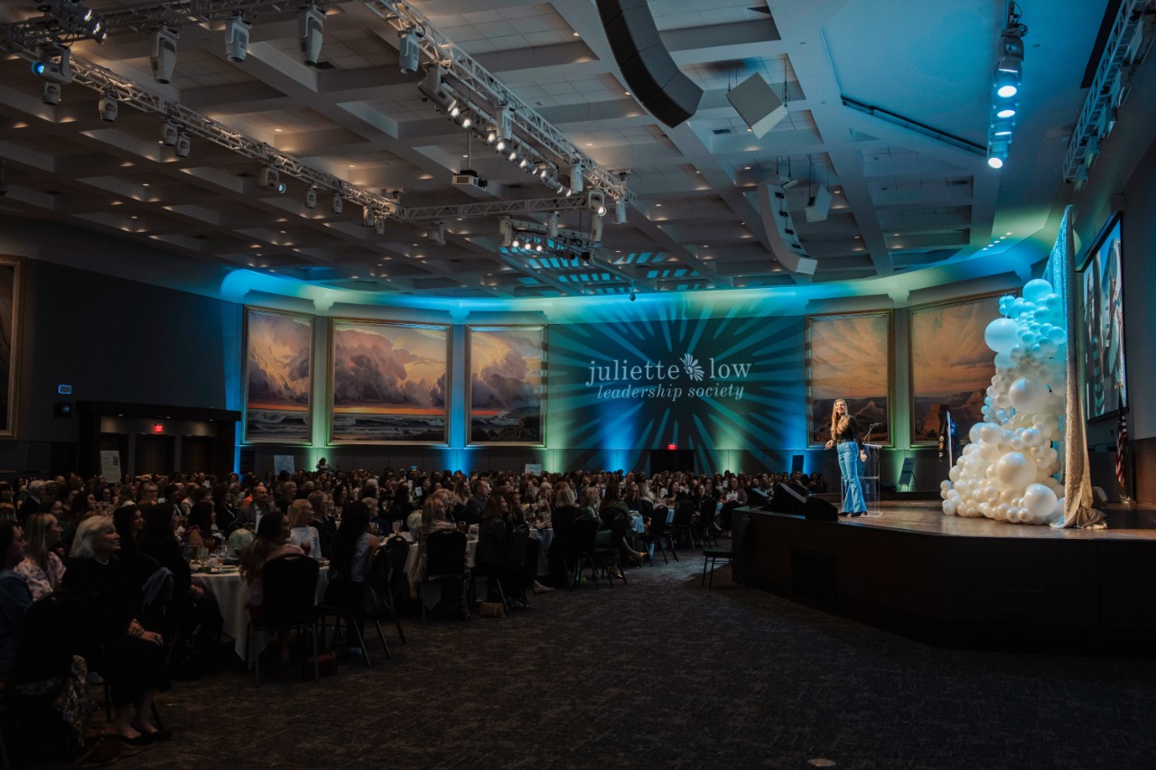 Wide shot of the 2025 JLLS Luncheon at the National Cowboy & Western Heritage Museum